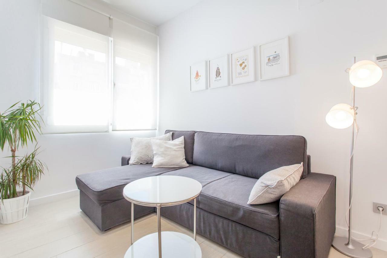 R&C Apartments Close To Center Valenza Esterno foto